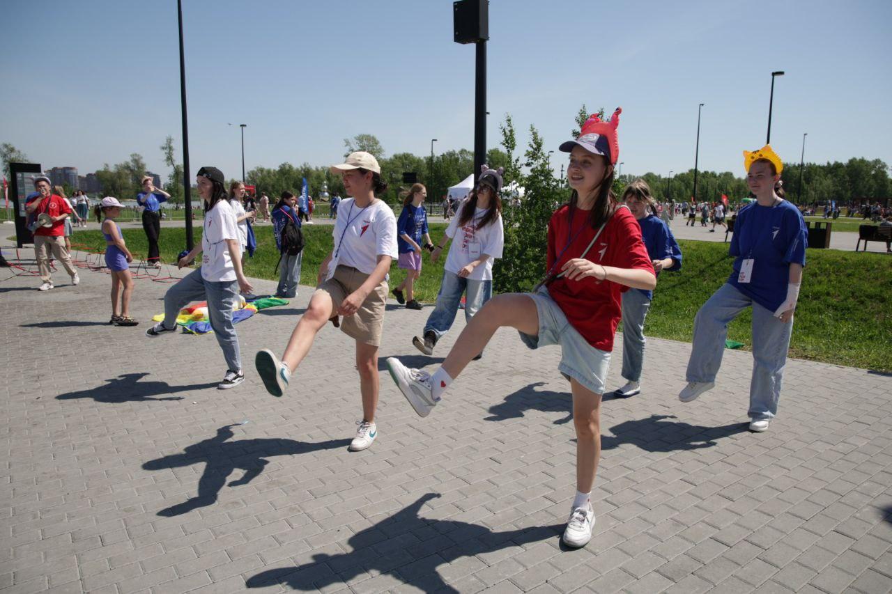 Фото «Тысячи детских улыбок» На Михайловской Набережной и в парке «Арена» в Новосибирске стартовал День защиты детей – ОНЛАЙН репортаж 41